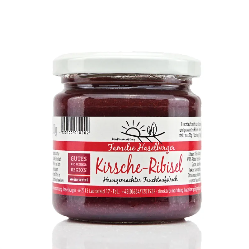 Ein Glas Kirsche-Ribisel Fruchtaufstrich
