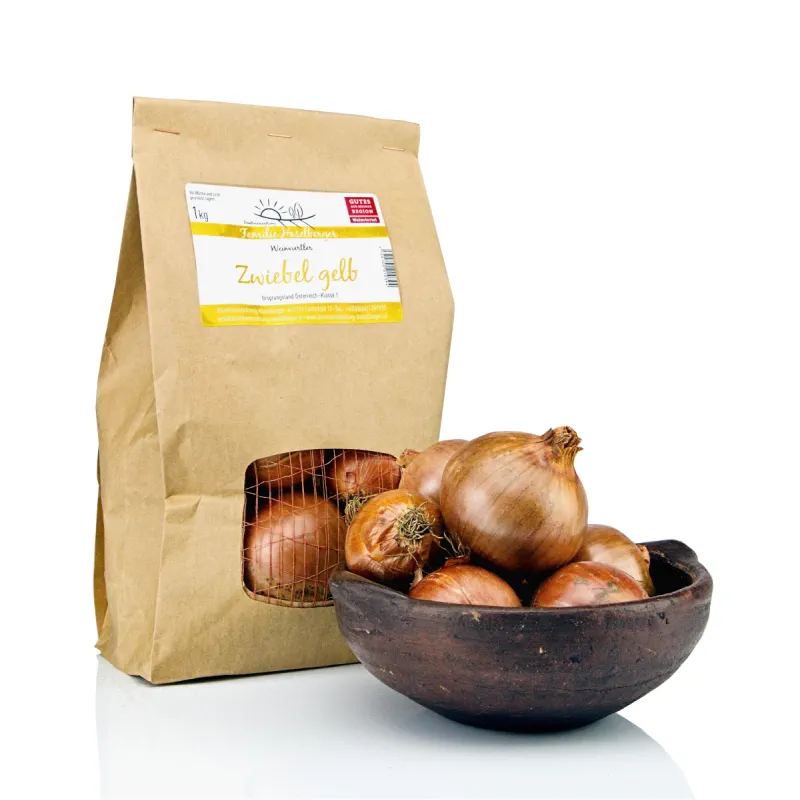 Sackerl mit gelben Zwiebeln, Zwiebel in einer Schale